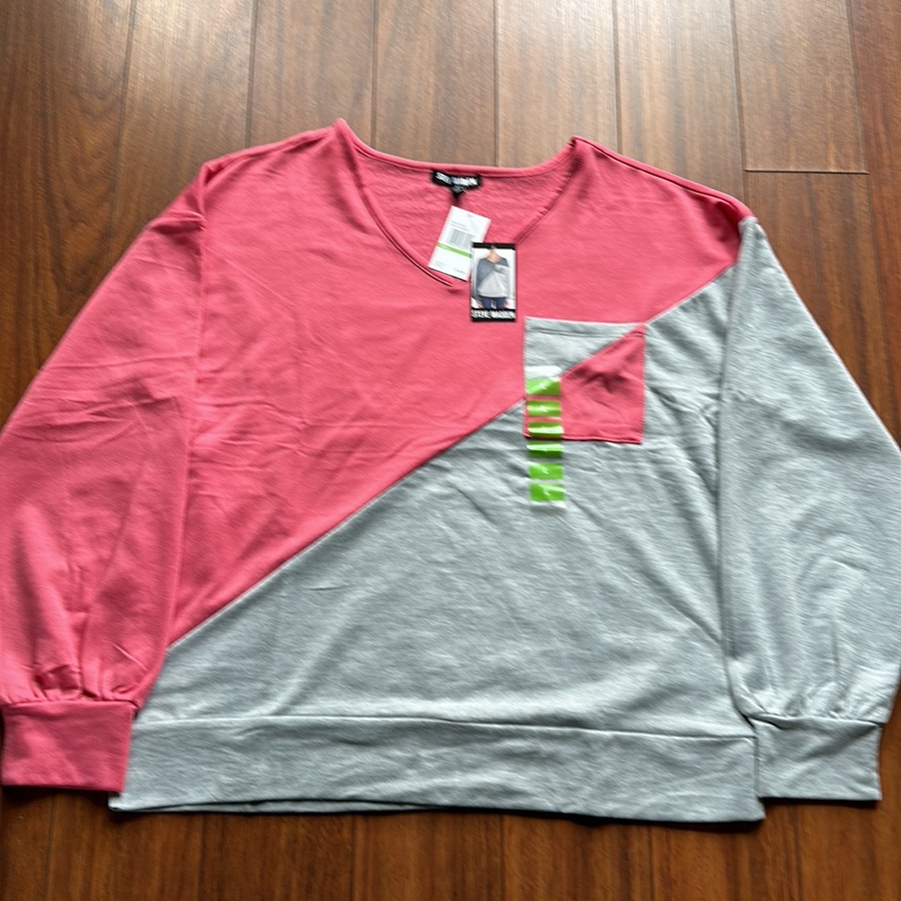 🩷🩷NWT Steve Madden Lightweight Top🩷🩷